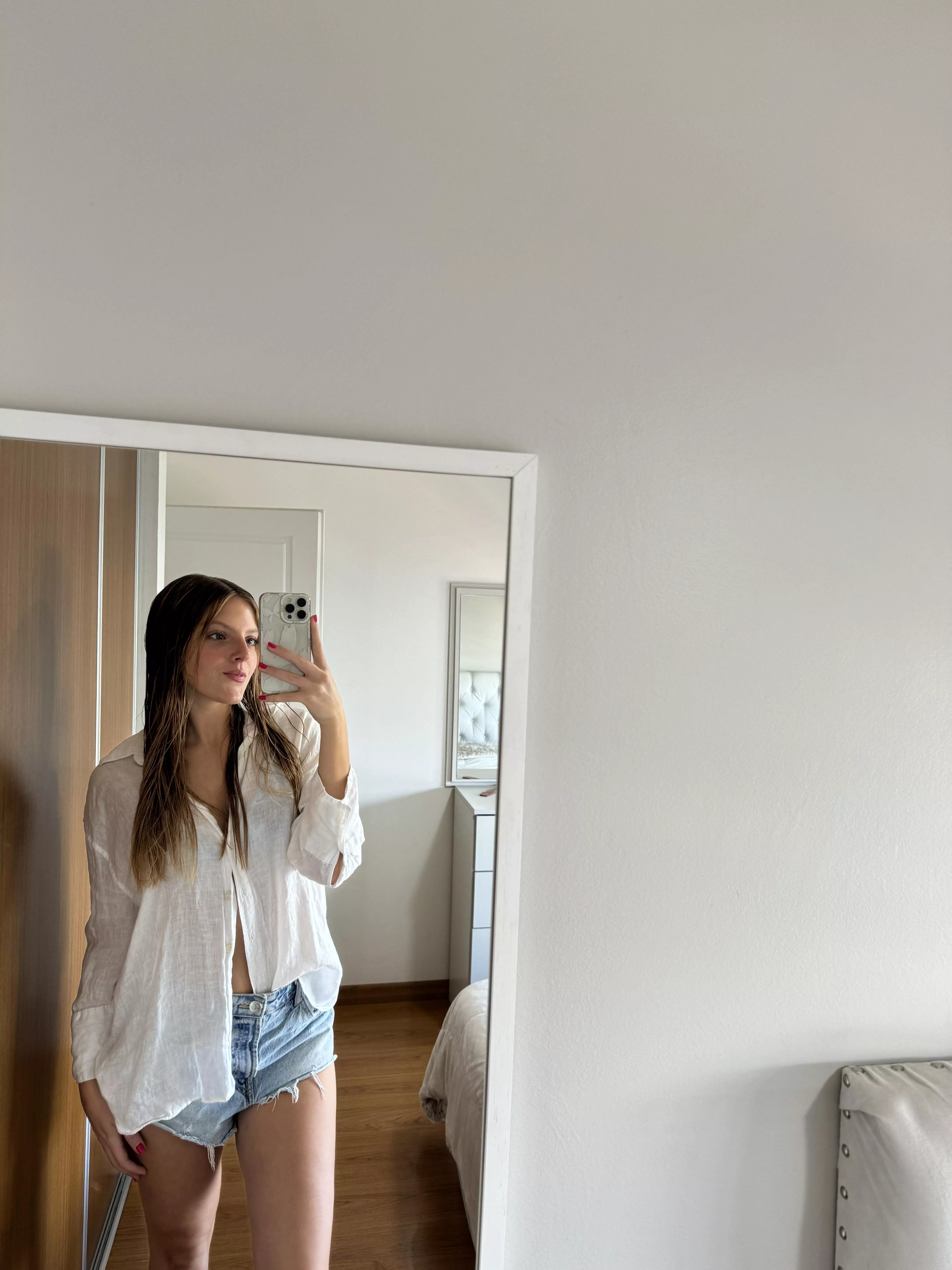 looking for an older daddy to fill me up with cum. I’m on birth control and can travel for the right guy.