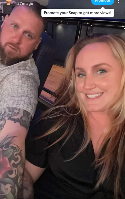 Looking for couple or single females to hang tonight near bottle blonde 