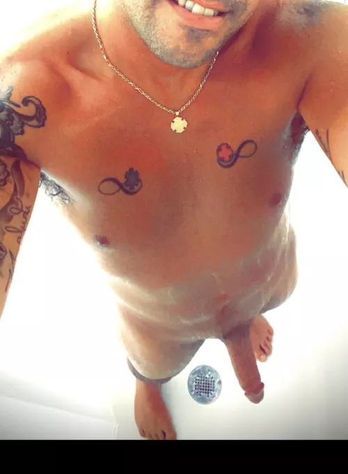 [M] Who could use a nice hot shower this chilly Sunday morning. 