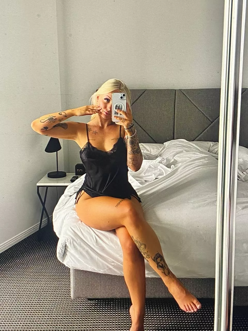 (melbs) well do i suit black bby??