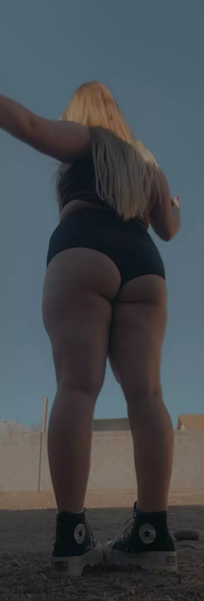 mind if i take a seat next to you?😇😇