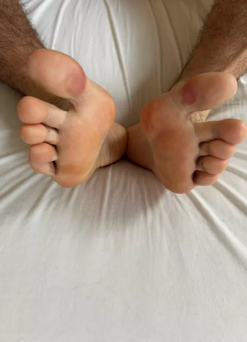 Morning twink soles and toes for y’all 😈
