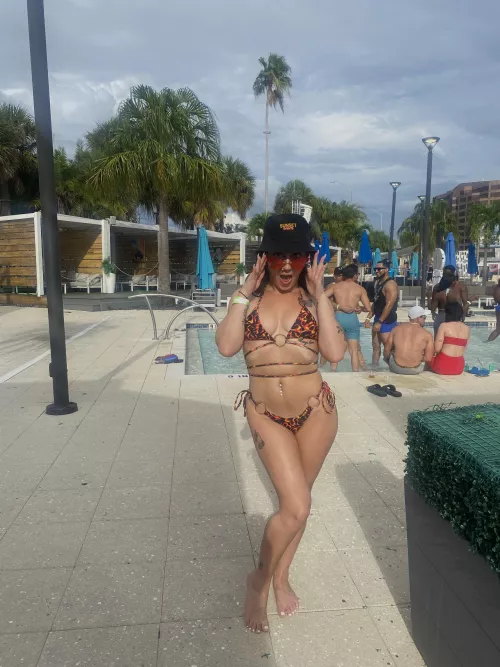 My face when a sub says “sent goddess” 3 times in 5 minutes 