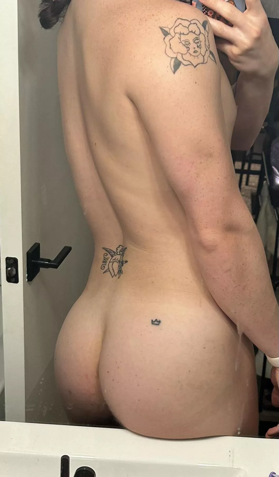 My hole has gotten so tight 😈 someone needs to stretch it out