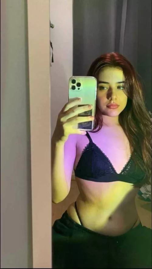 My new swimsuit makes me feel sexy😋