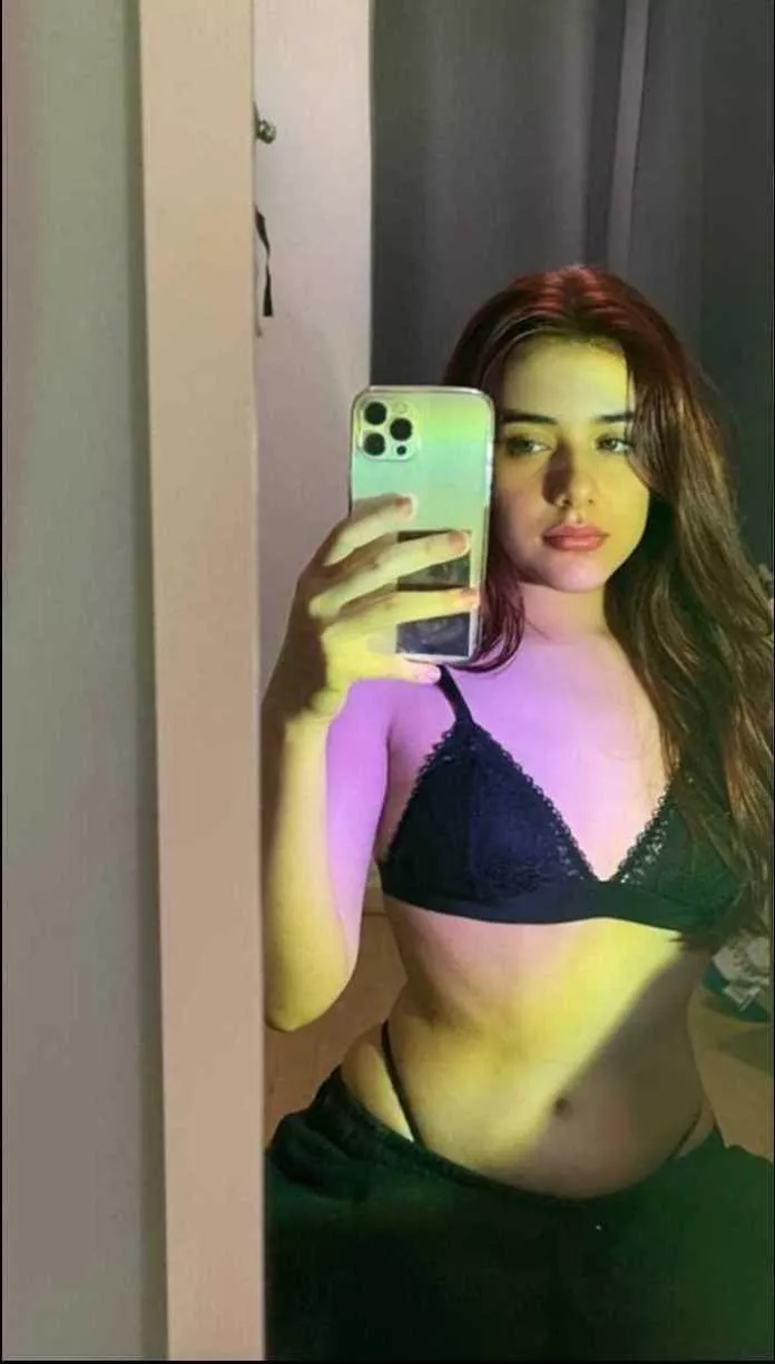 My new swimsuit makes me feel sexy😋