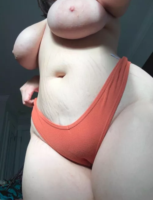 My pussy always eat up my pannies 😂🍑