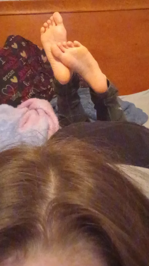 My tiny feet need attention