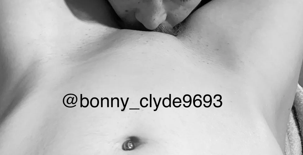 nice start to the week 👅✌🏽