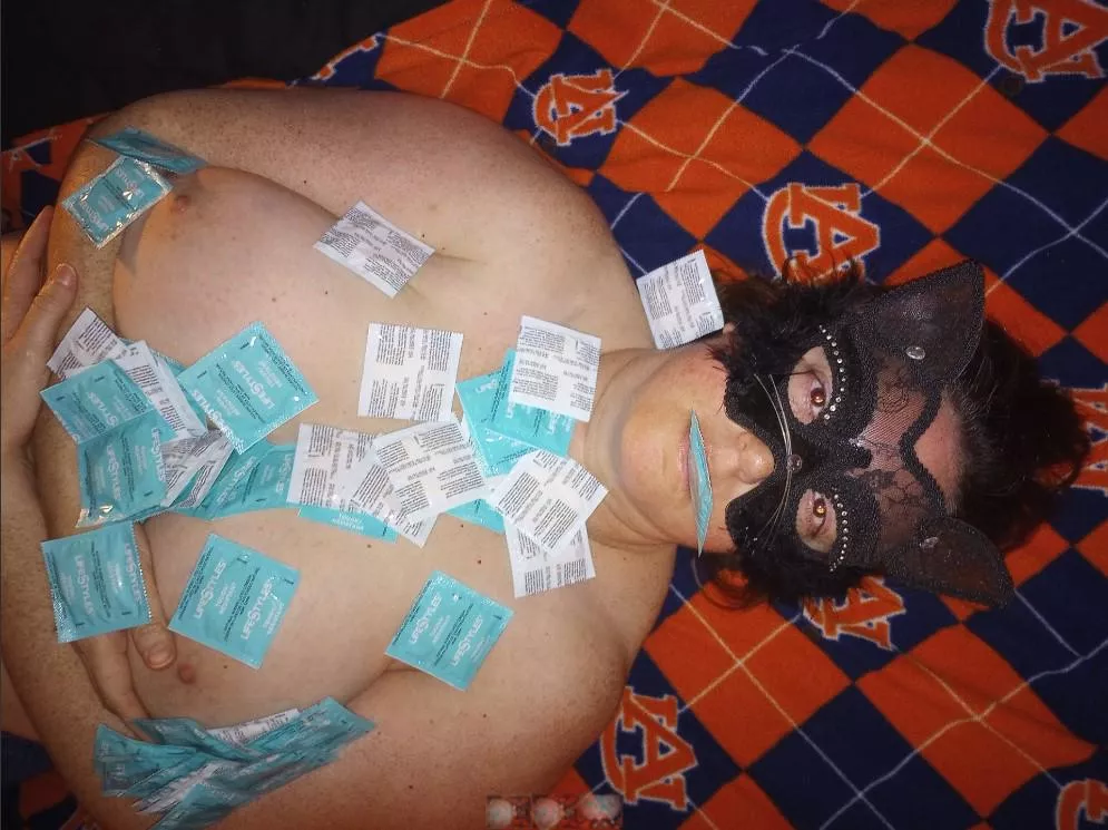 Nov 11 GH in Huntsville she needs hard clean dicks to fill her 47 cock balloons with thick hot loads for an after pic ... day time play 