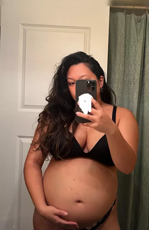 Preggo and looking for your attention  