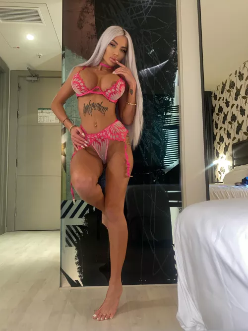 seducing your senses with my sorcerous dance