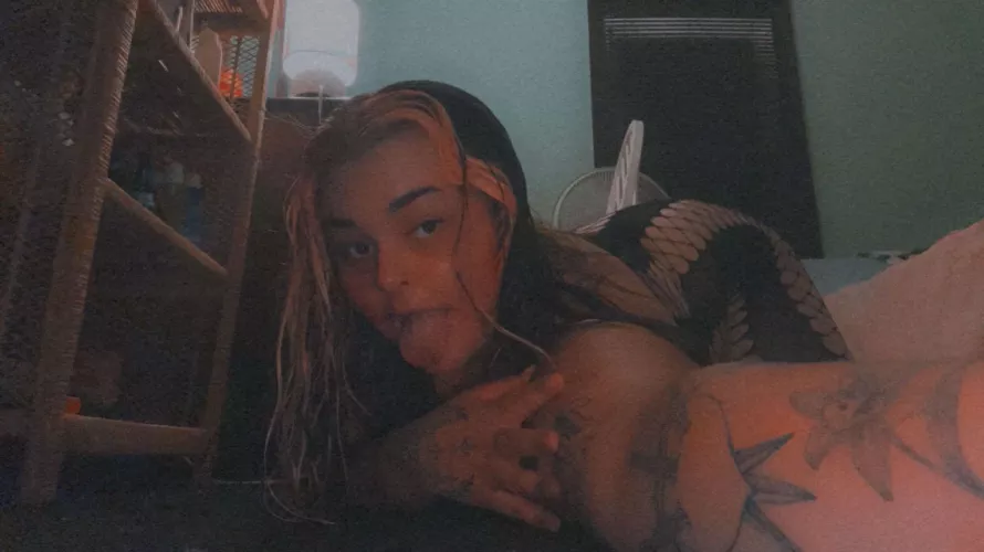 Send me some money in my bio links and maybe I’ll make use of you tonight. 