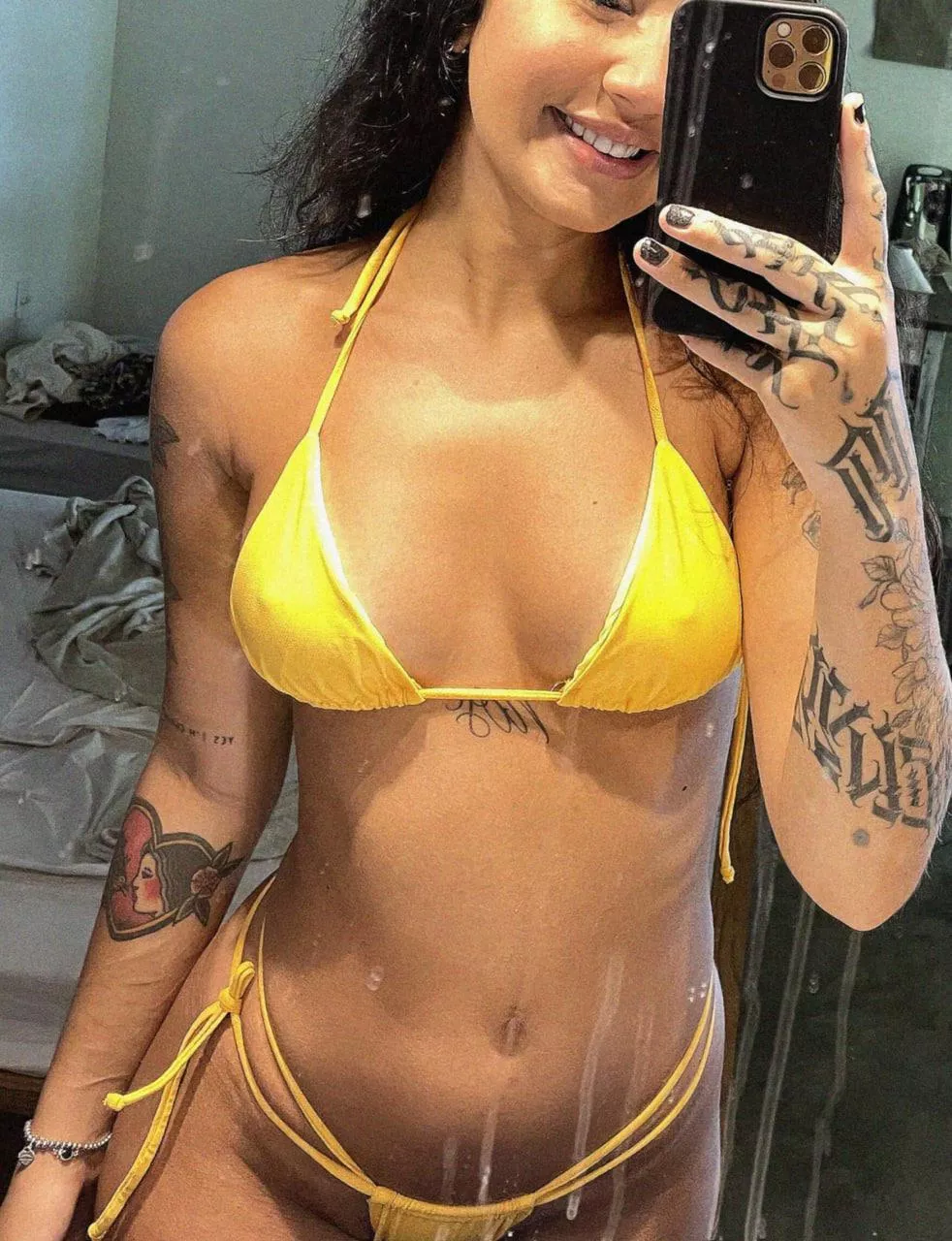 serving a whole lot of glow ✨✨ does yellow suit me?