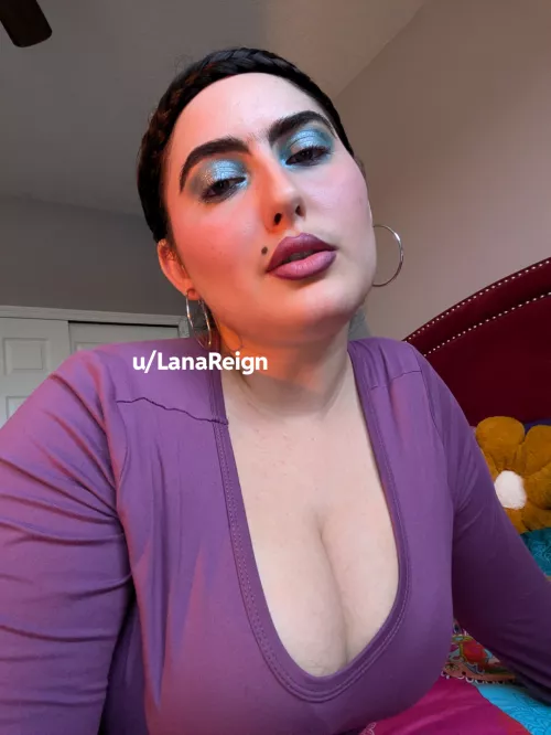 Sexy Doris coming for you 