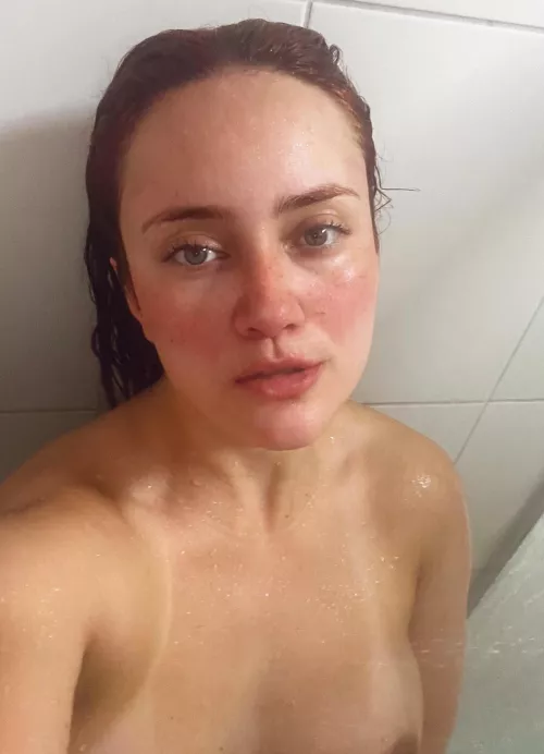 Shower alone is so boring 