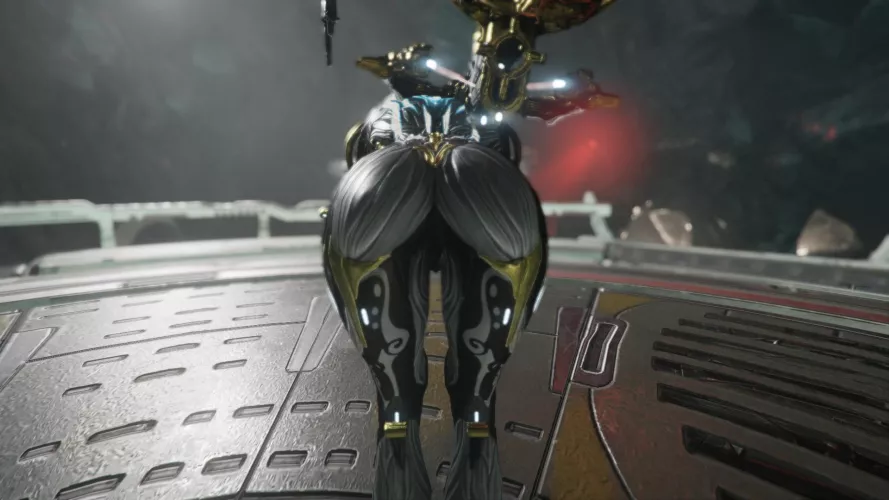 Showing off my valkyrs butt before I finish her prime :3