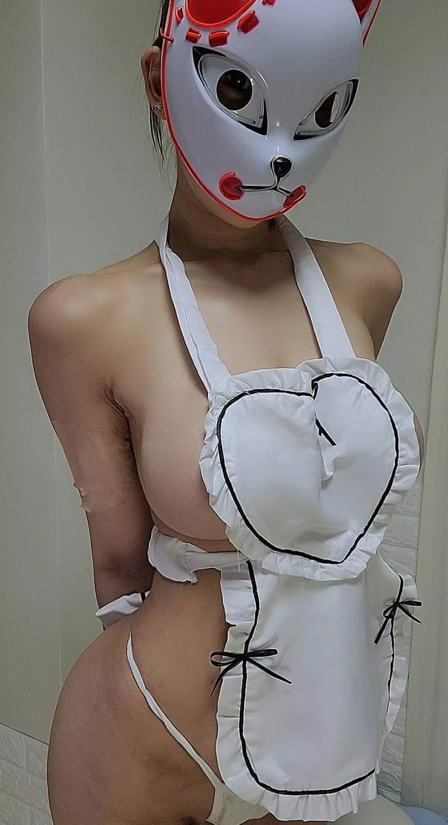 Small Asian body is for BWC