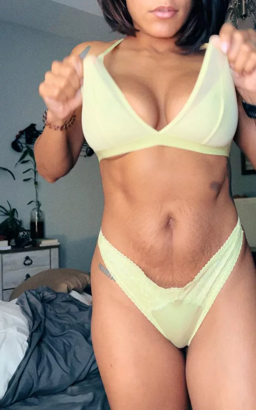 Smash or pass my MILF body?