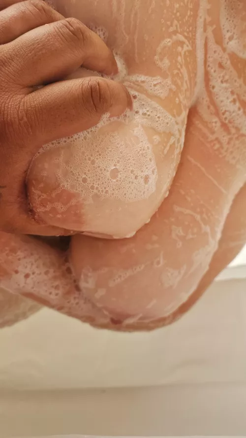 Soapy 🫧🫧🫧 tittys