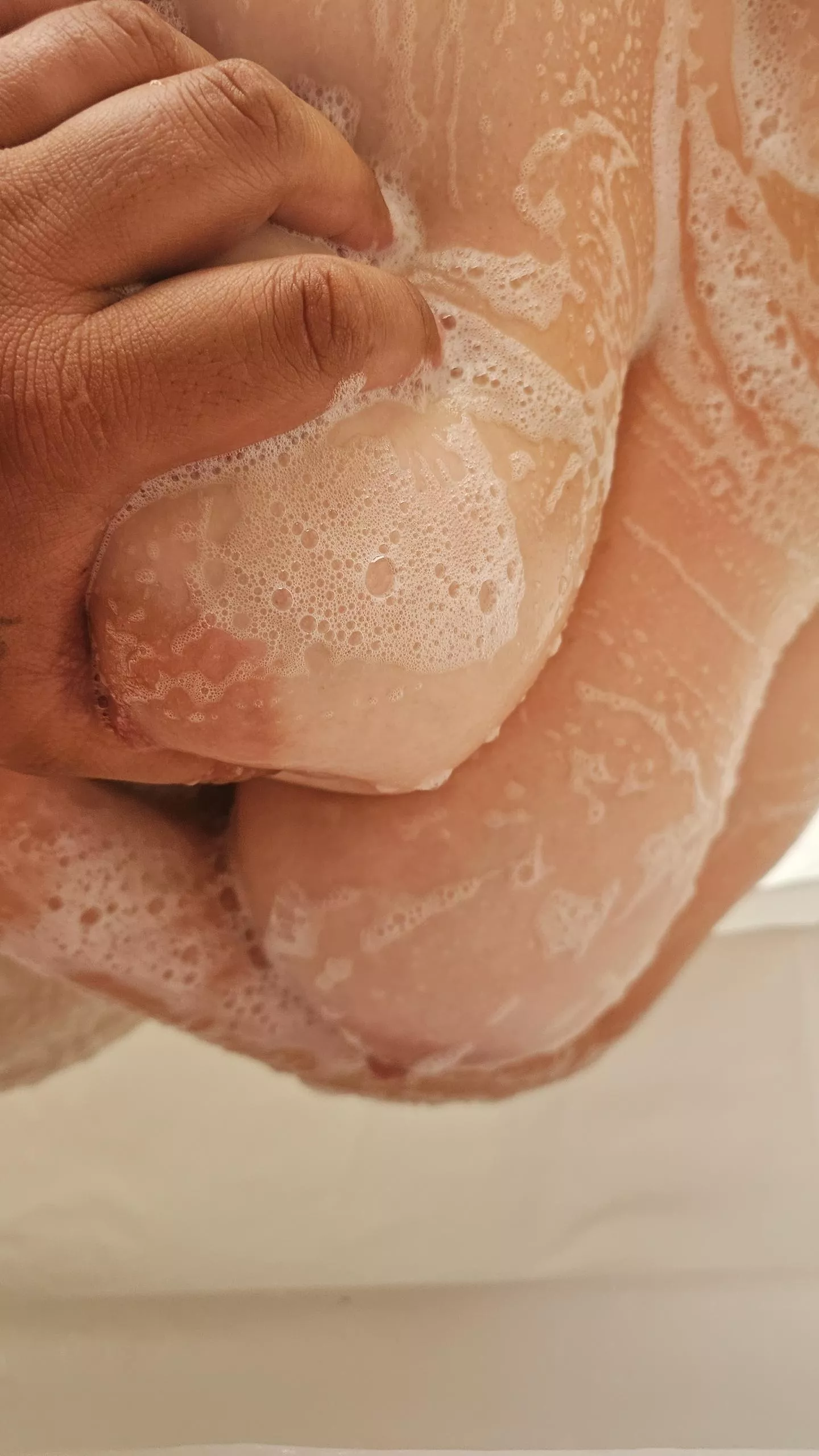 Soapy 🫧🫧🫧 tittys