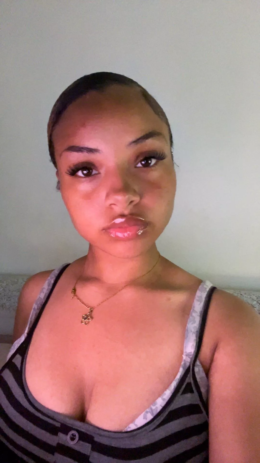 Spend your savings on a hypnotizing woman 💋