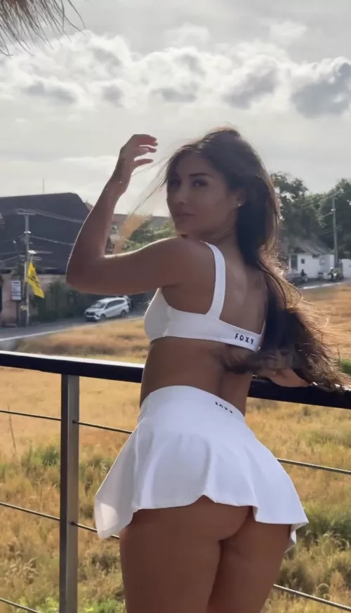 Started loving wearing slutty mini skirts for you guys, you like it? 