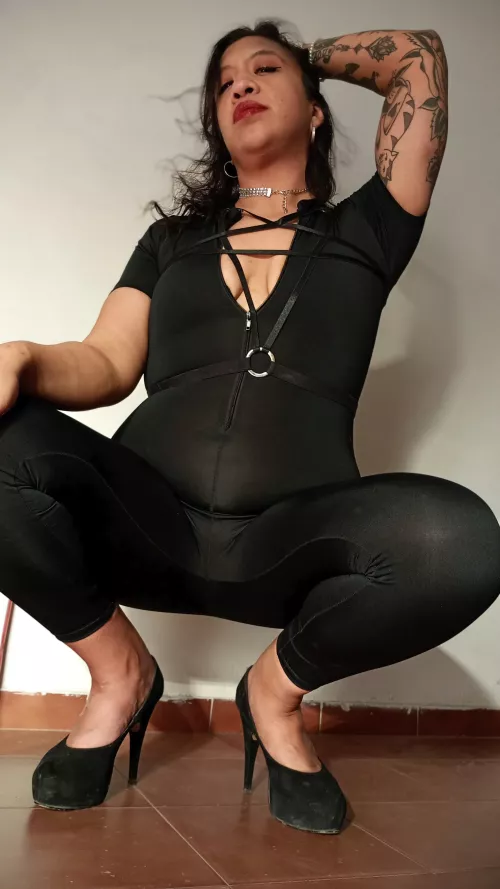 This was my look last night before going out to party, very sexy!