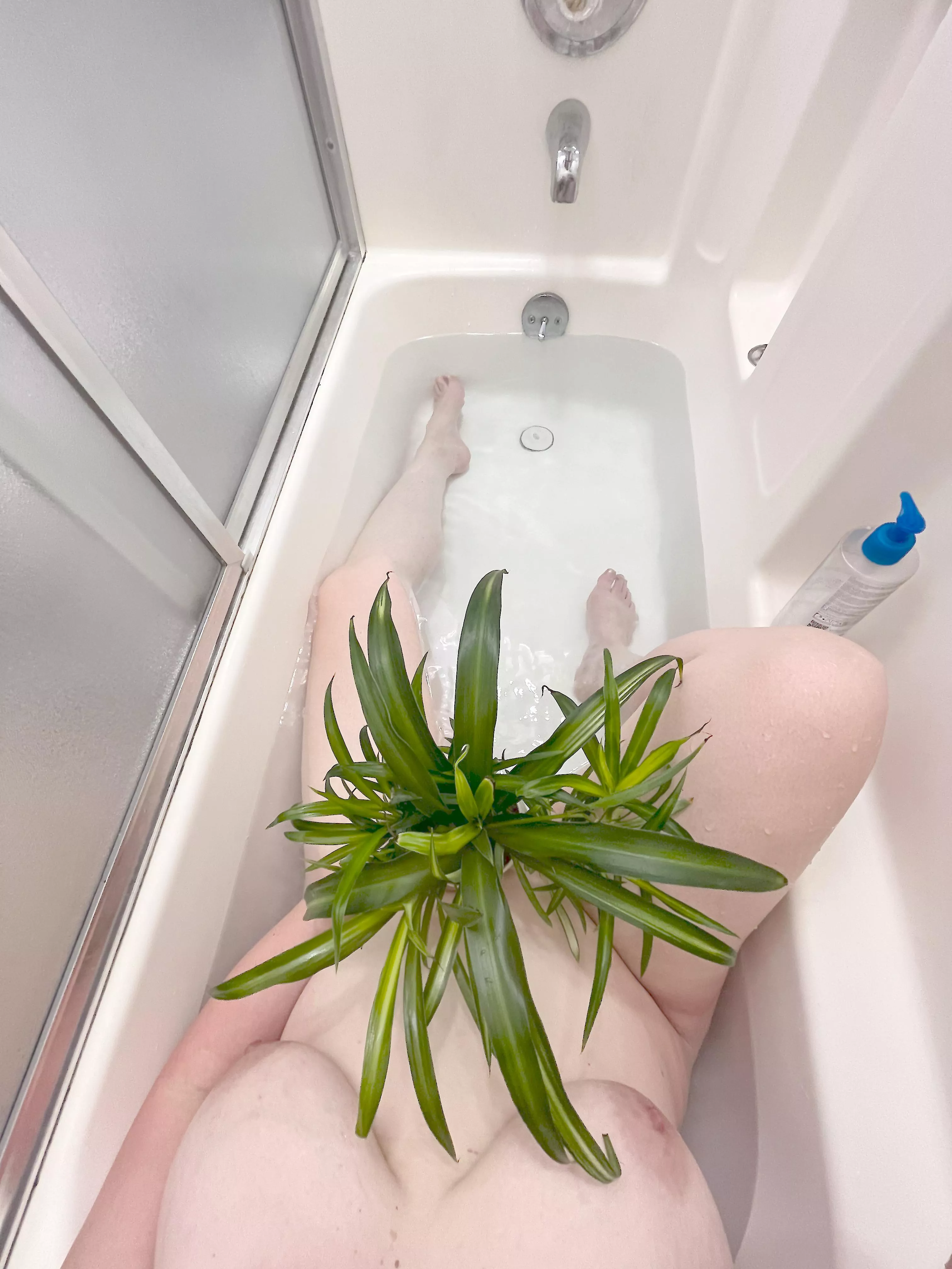 Turning bath time into the ultimate cozy oasis 🌿✨