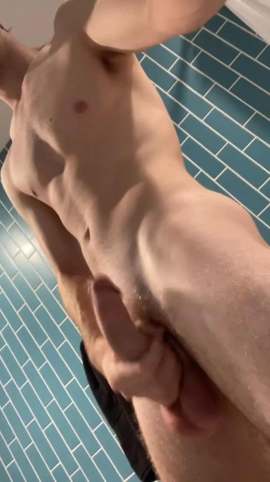 upvote if you wanna suck my dick