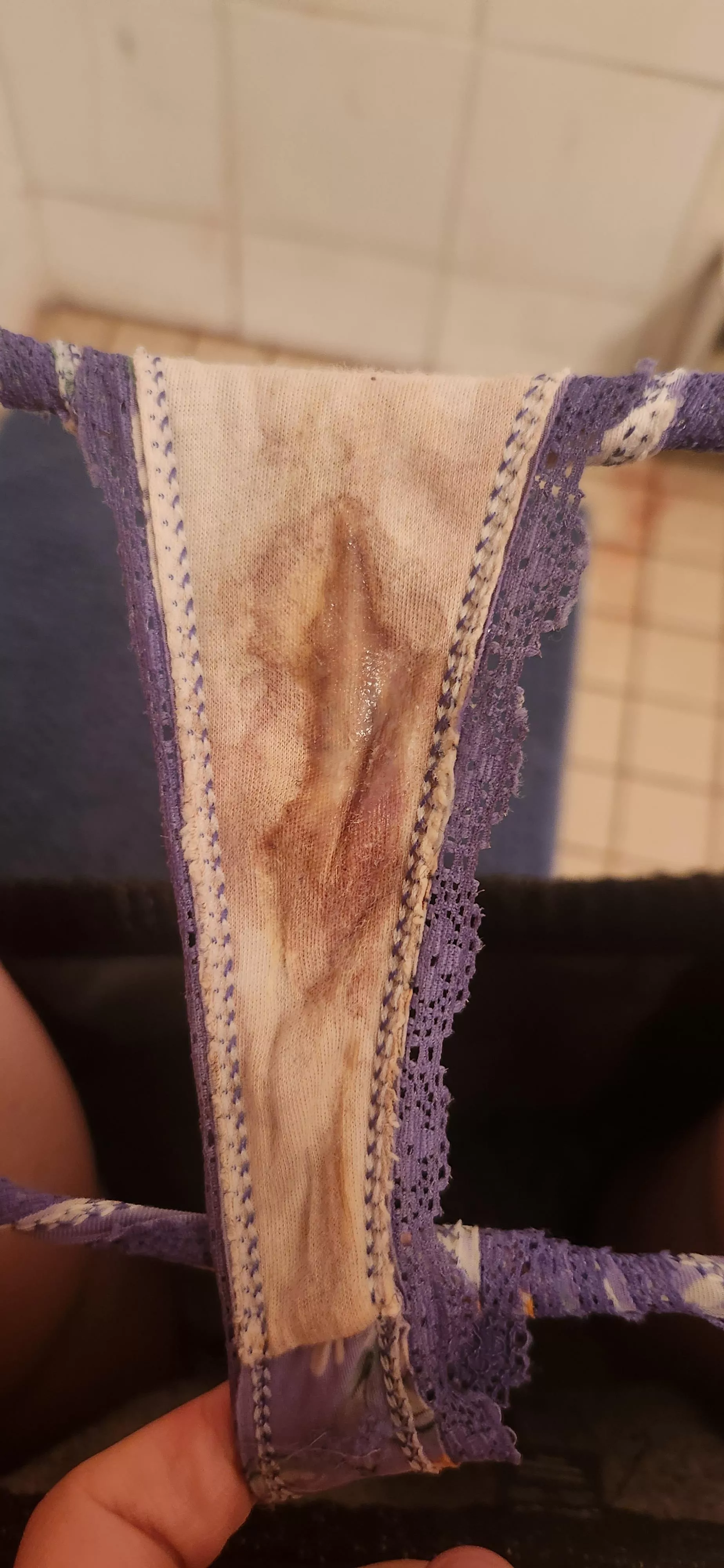 Very cute thong that it seems l've made a mess of on my overnight shift😅
