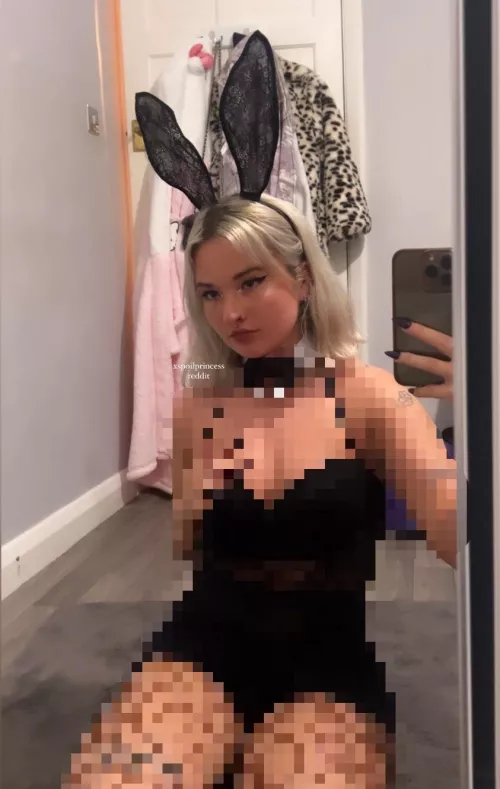 virgins don’t deserve to see hot girls halloween outfits… only pixels