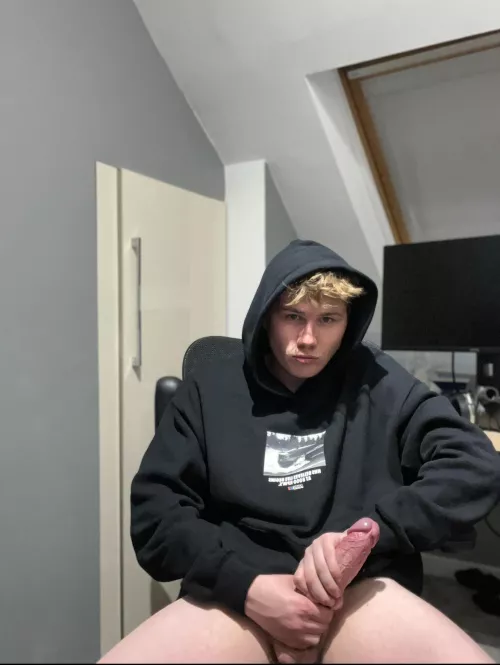 What do I wear for halloween? 