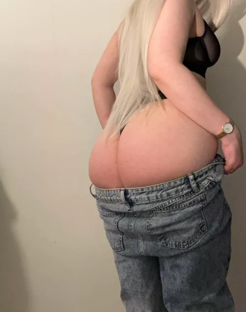 What is the time? Its blondie time