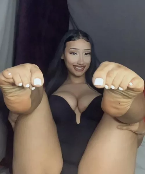 White Toes For the Pro’s👅👣