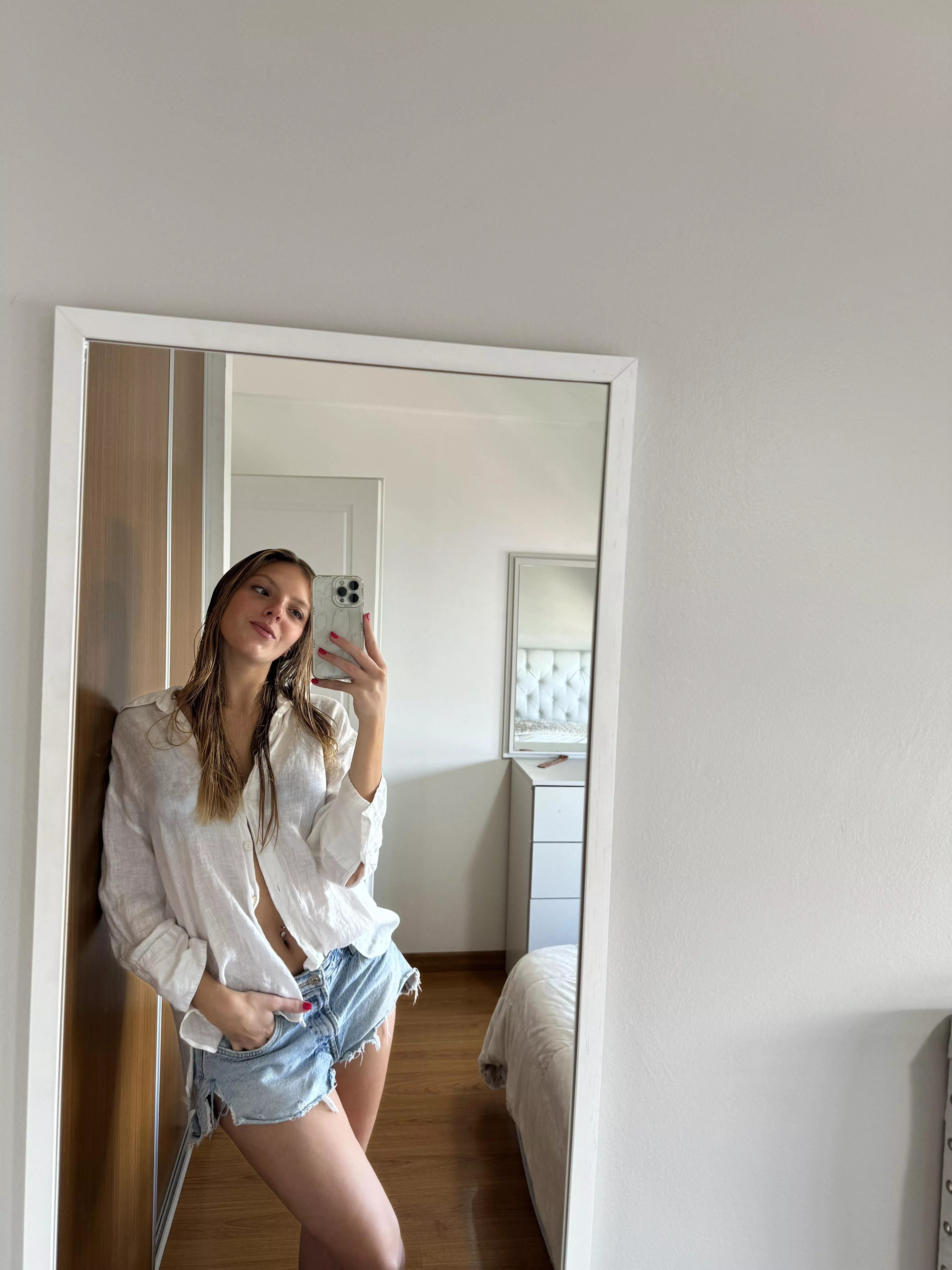 who wanna come eat me🥵 