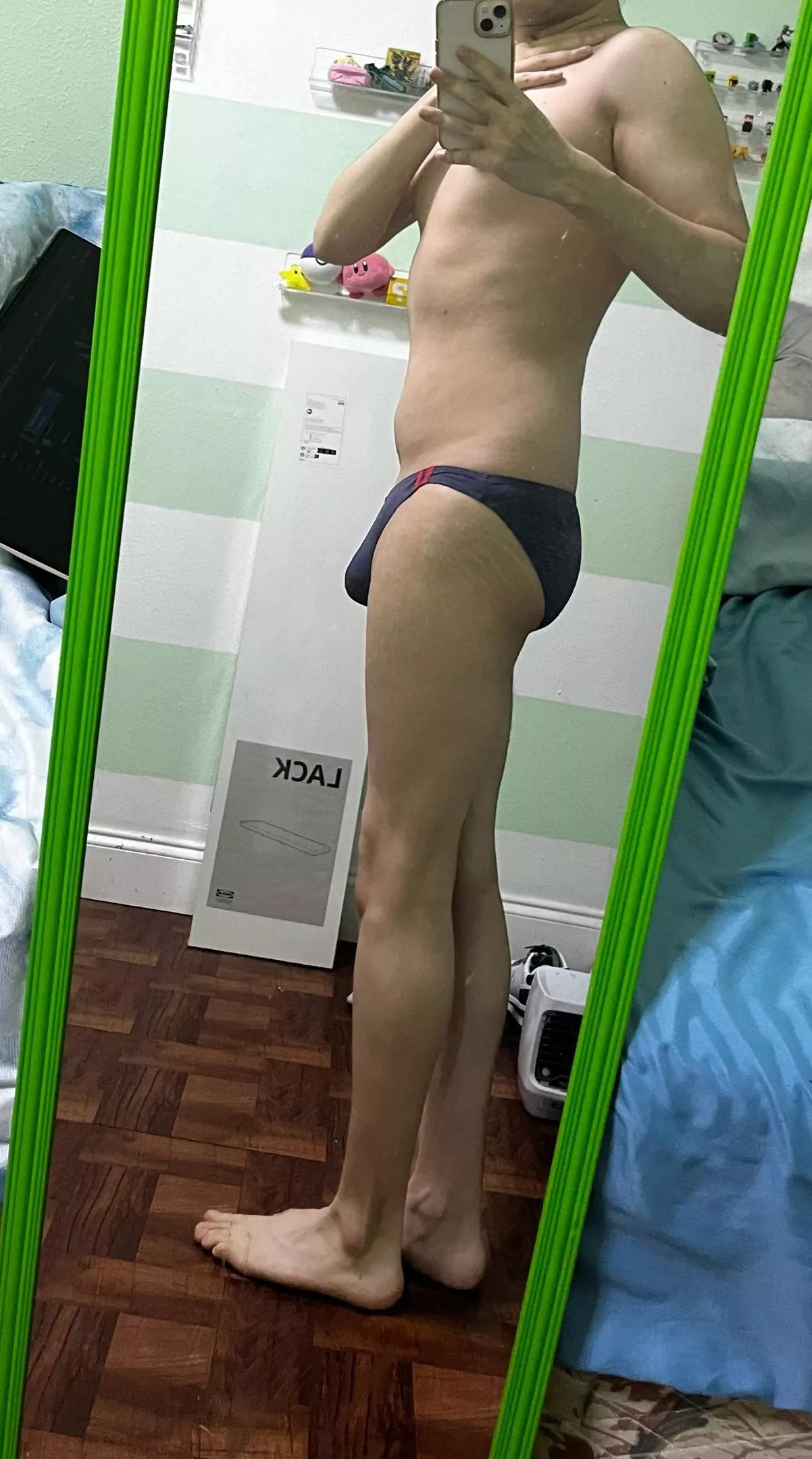 Who would wrestle me? im weak lol