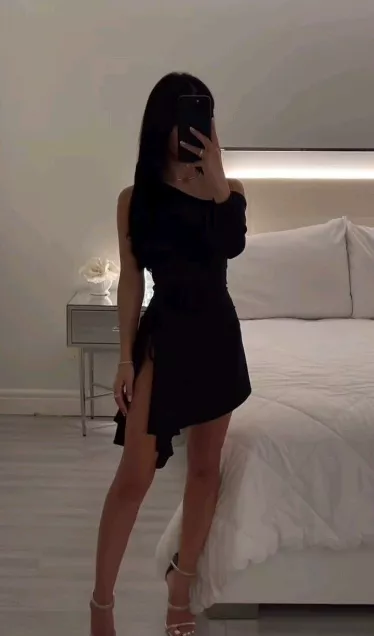 Will you take me for dinner? 