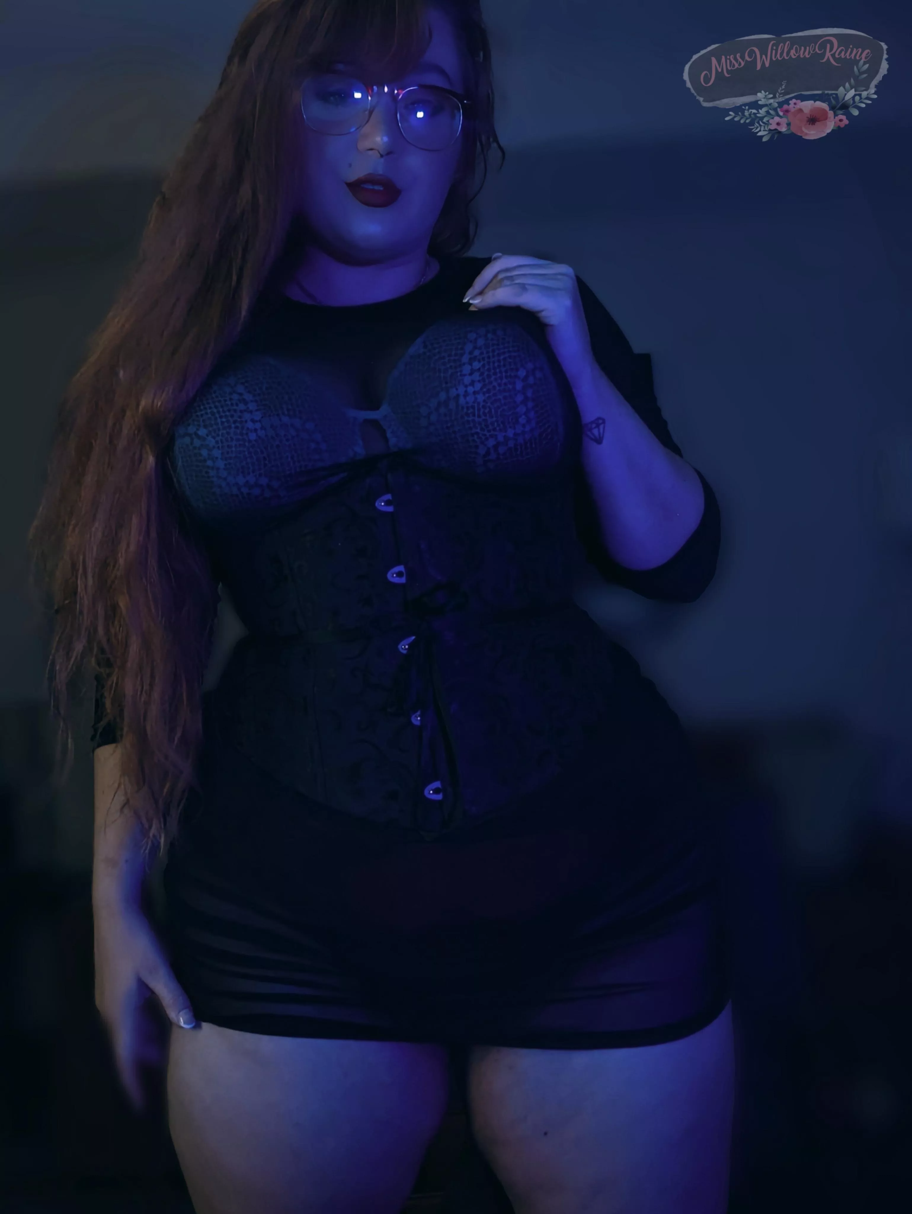 With curves like mine, clothes don't help little prejacs like you 😈