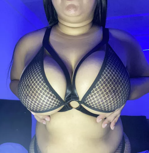 Your favorite tits will be available all night to play.. Telegrm: @gabydudamer