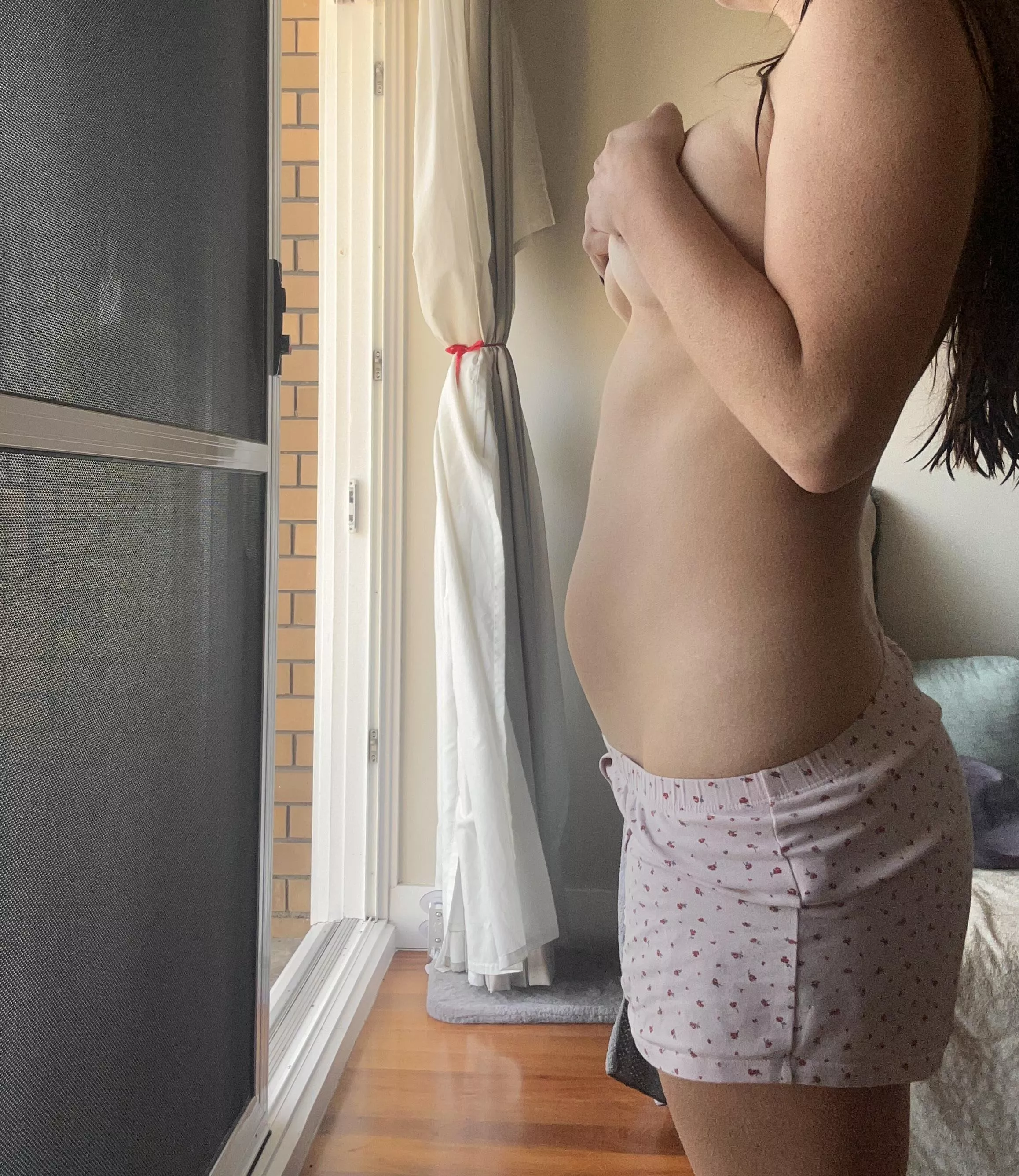 18 weeks! Can't wait to properly pop 💕💕