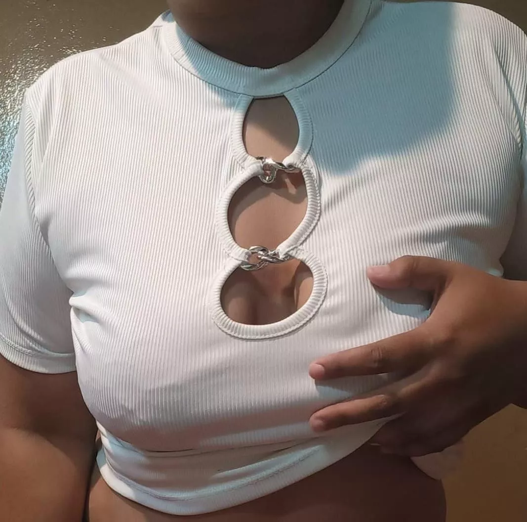 [19] [Online] Looking for a nerdy Daddy for a genuine relationship. Read my pinned post for more info and the code word