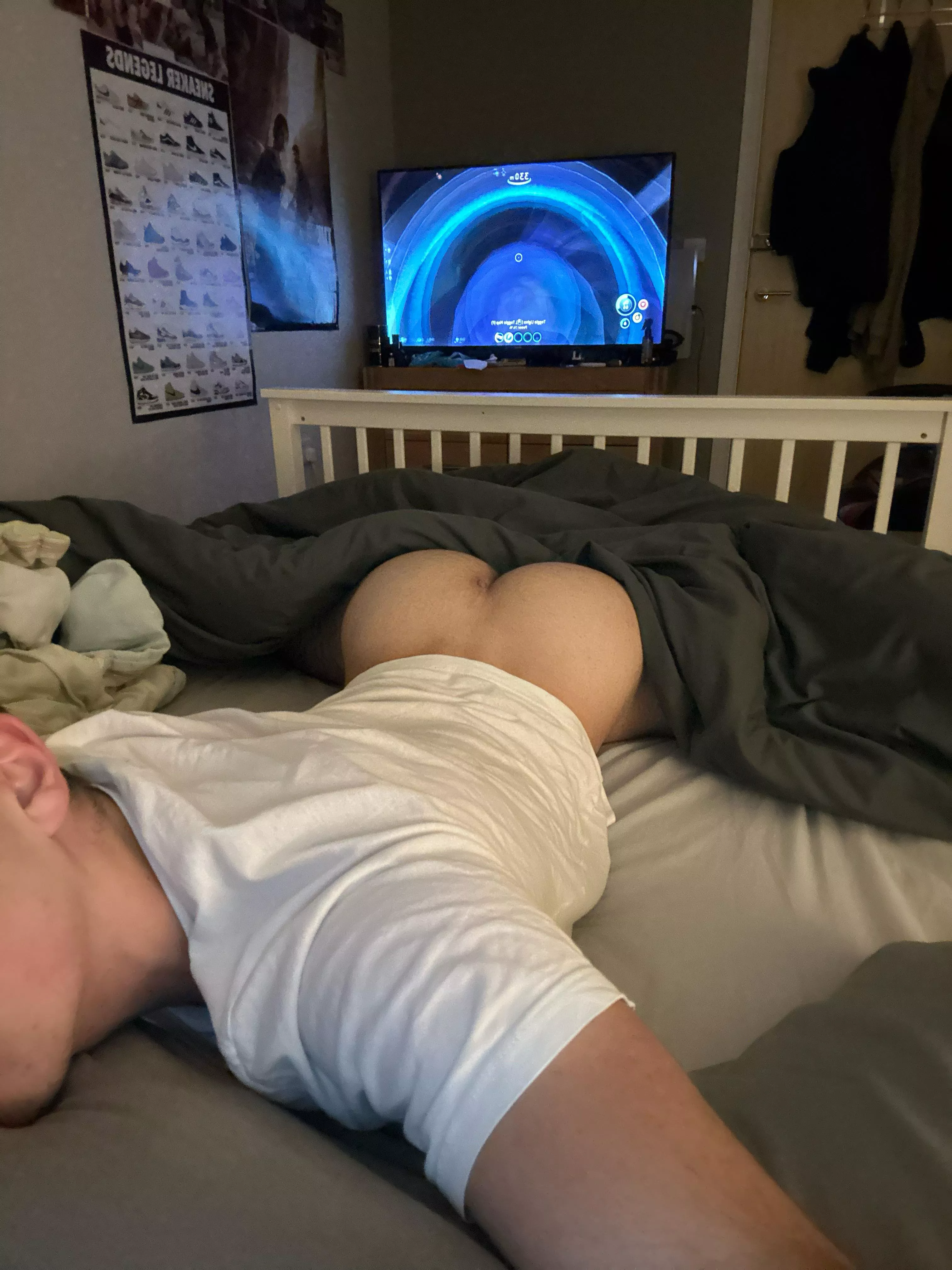 (19) what are you doing if you walk in on me like this? 