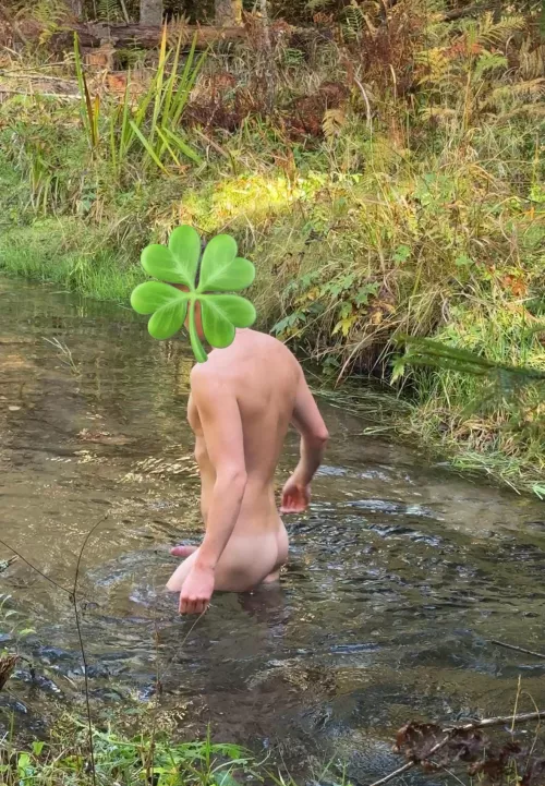 [20] shit someone saw me