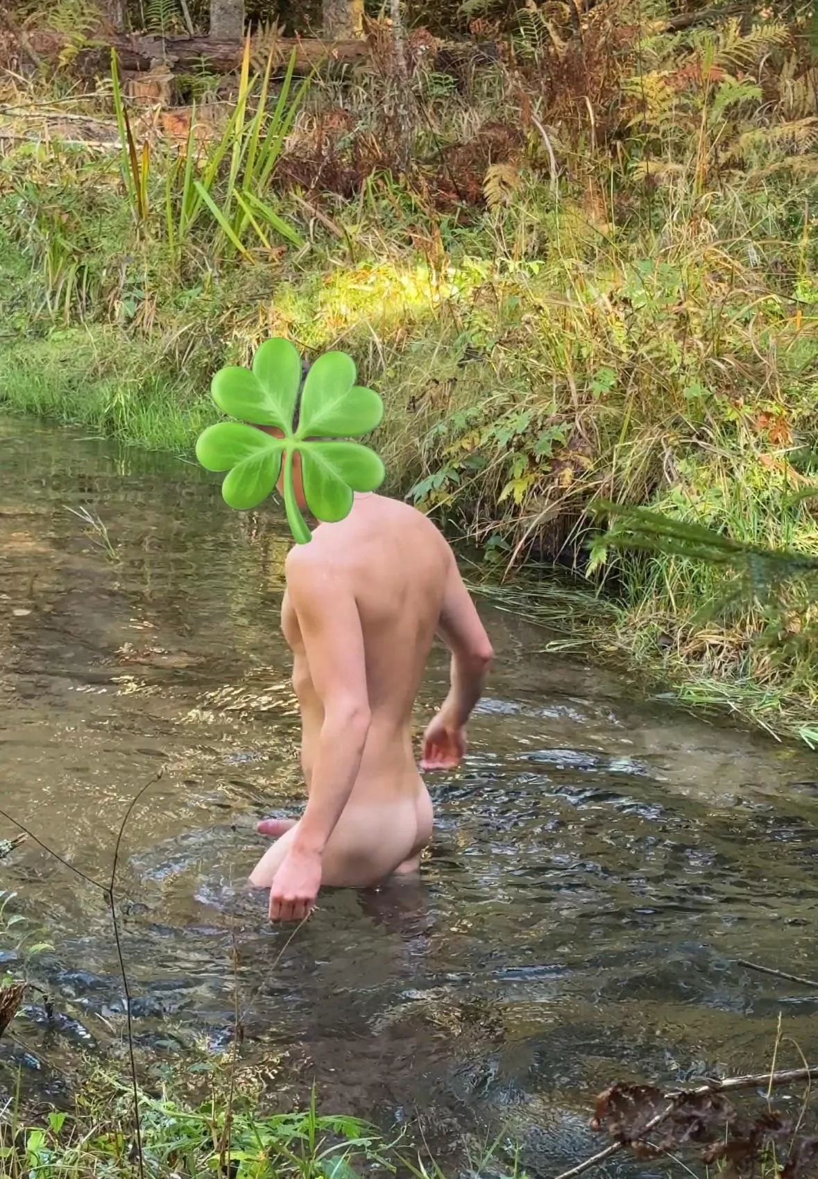 [20] shit someone saw me