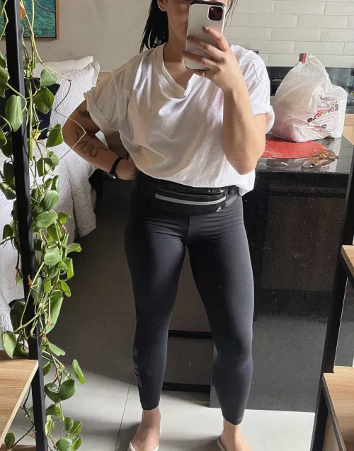 21 [F4M] single, straight, and seeking a good time