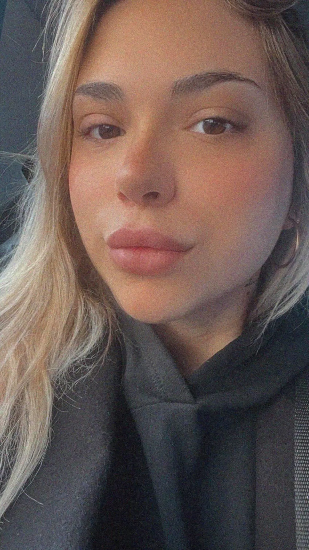 22F Barista by day, lonely at night. Help me find some fun!