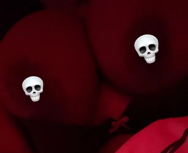 25 F4F - Looking for a Breastie in Northwest Indiana 🖤