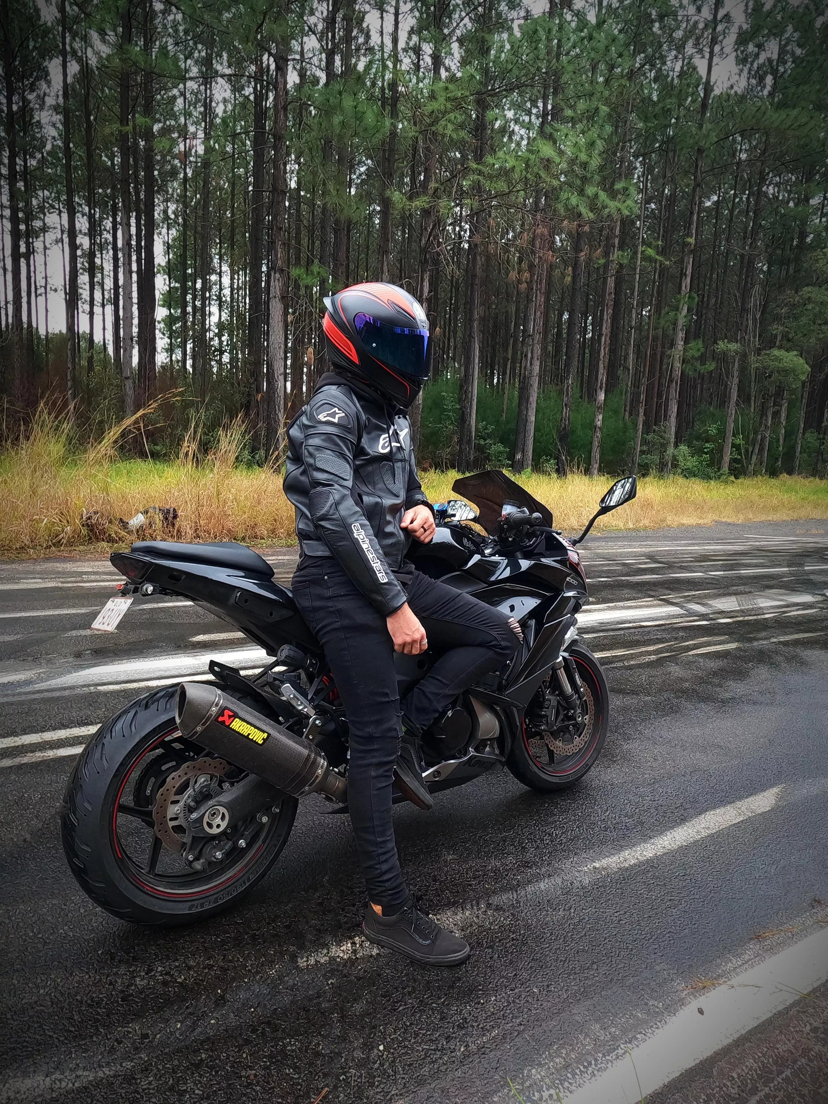 25m4f/mf Looking for some afternoon fun any time during the week :) 