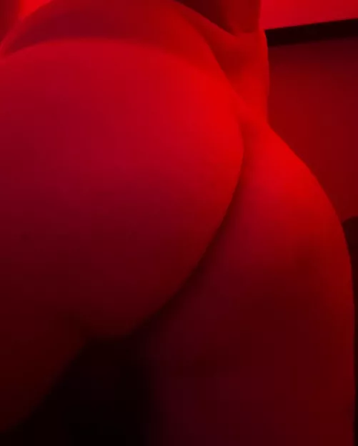 26 [M] Looking for fun - Kik: dontworryabitt